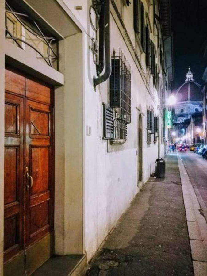Step To Duomo And The Sights From Refurbished Apartamento Florença